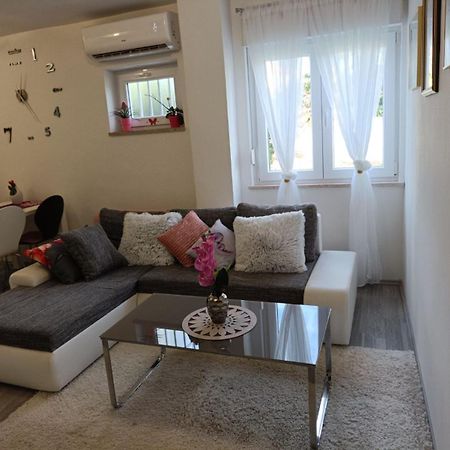 Apartments Mary & Free Parking Ровінь Номер фото
