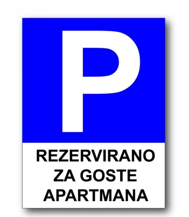 Apartments Mary & Free Parking Ровінь Екстер'єр фото
