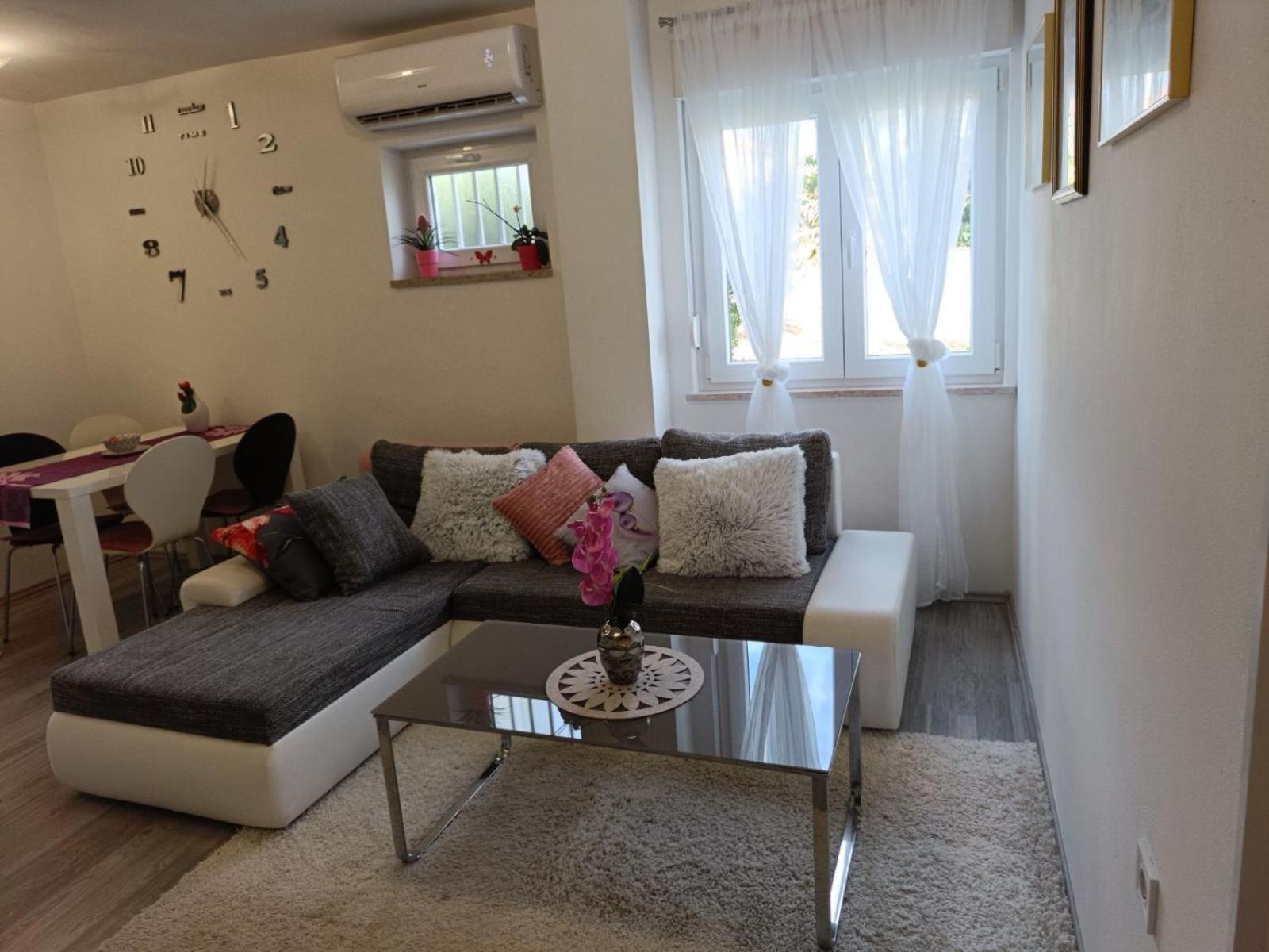 Apartments Mary & Free Parking Ровінь Номер фото
